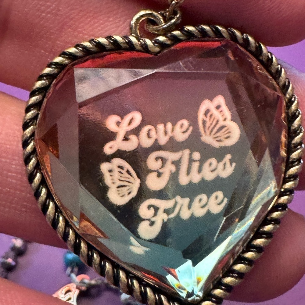Betsey Johnson Love Flies Free Necklace - Picture 8 of 10